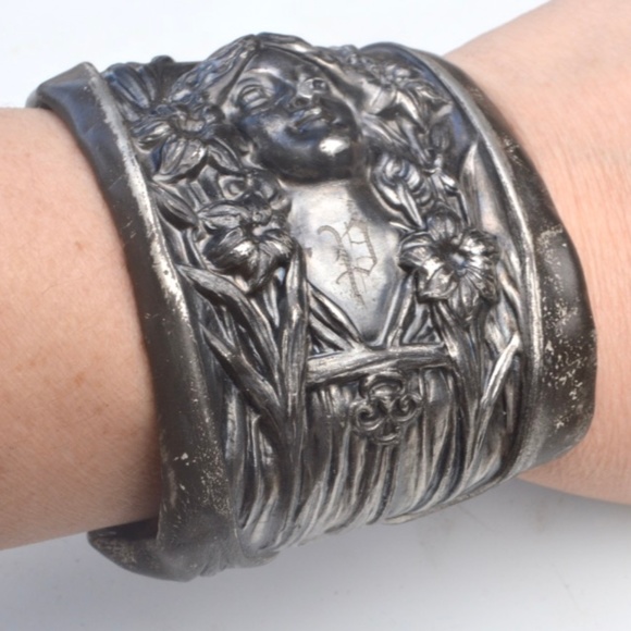 Antique Art Nouveau Face Lady Rare Cuff Bracelet - Picture 5 of 7